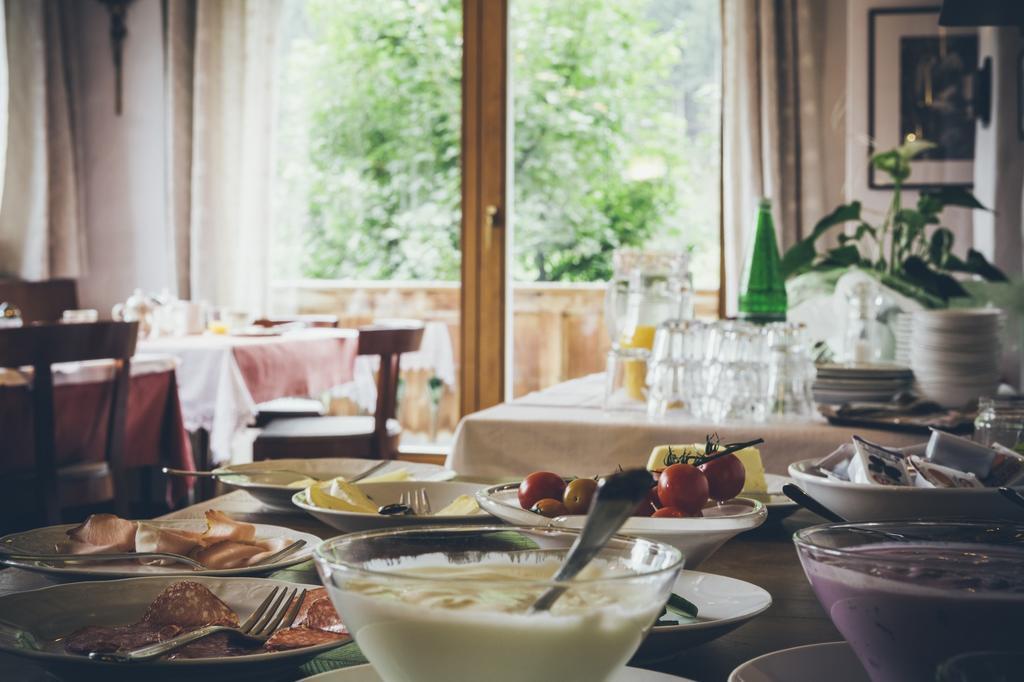 Alfonsstueberl - Ferienwohnungen & Restaurant Innervillgraten Kültér fotó